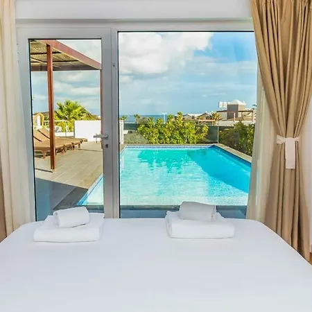 Villa Playa Blanca Sleeps 6 Pool Air Con Wifi