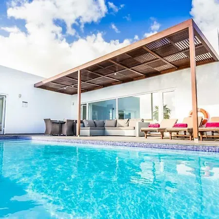 Playa Blanca Sleeps 6 Pool Air Con Wifi * Playa Blanca (Lanzarote)